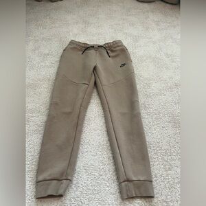 Nike Tech Joggers